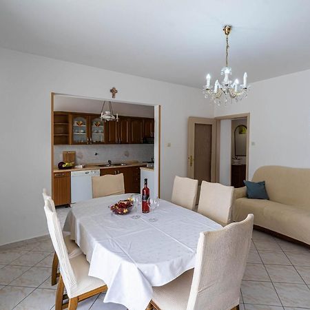 Ferienwohnung Apartman Ana Pula Exterior foto