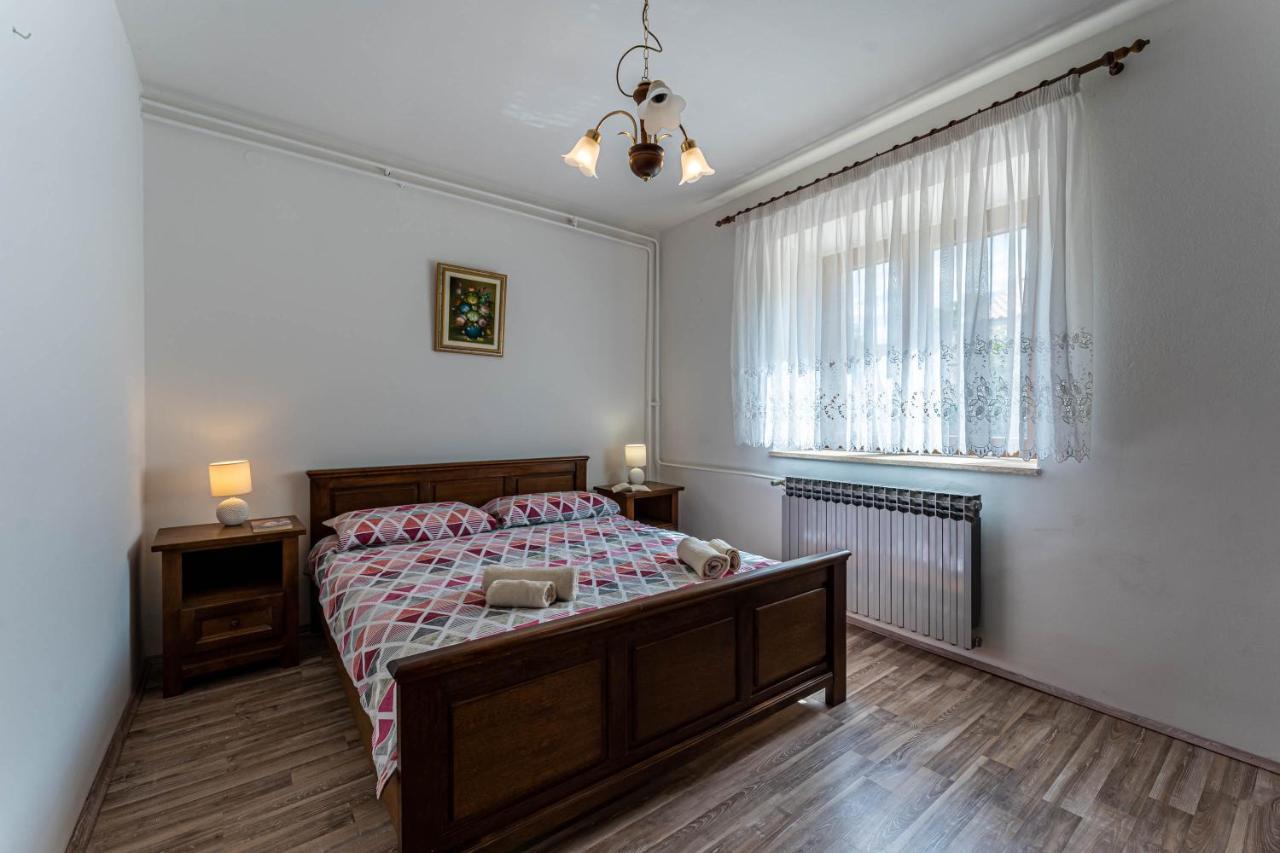 Ferienwohnung Apartman Ana Pula Exterior foto