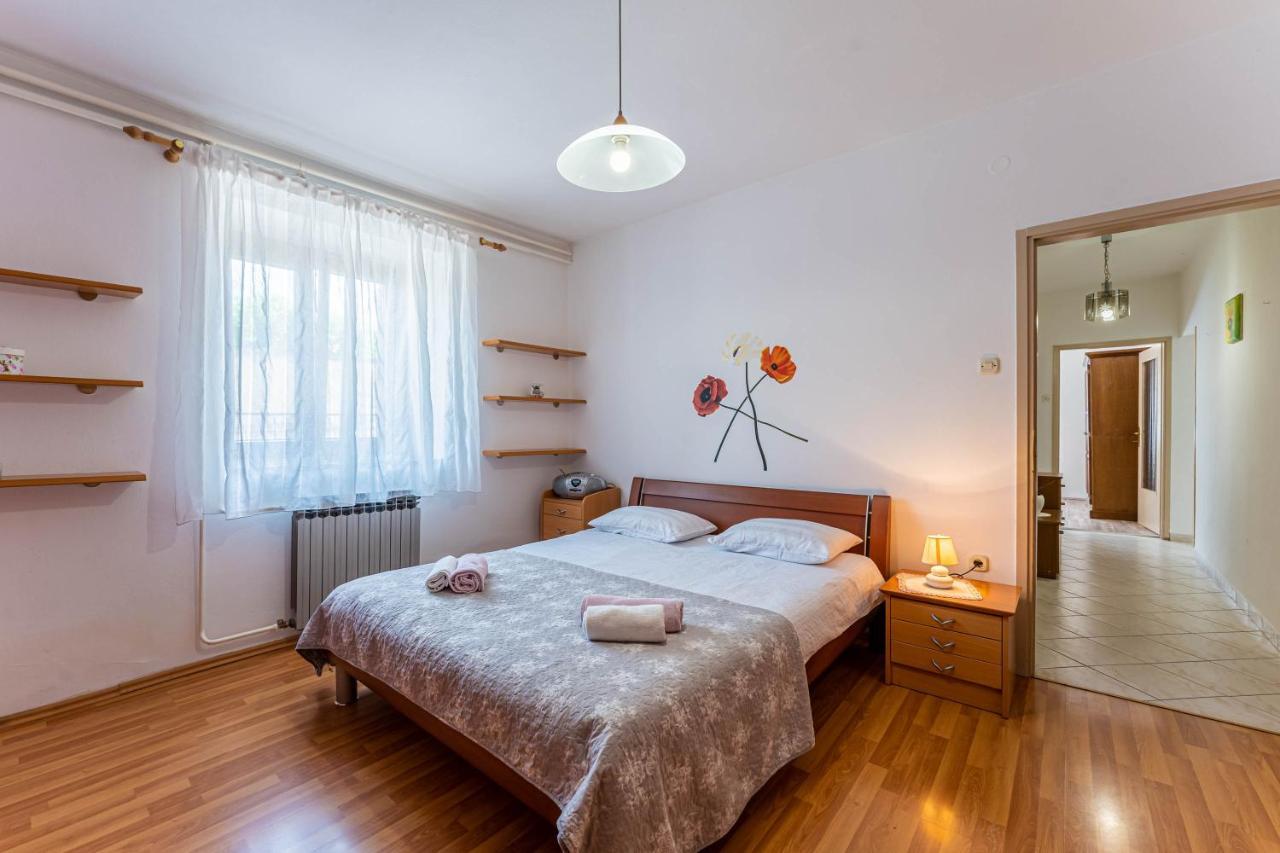 Ferienwohnung Apartman Ana Pula Exterior foto